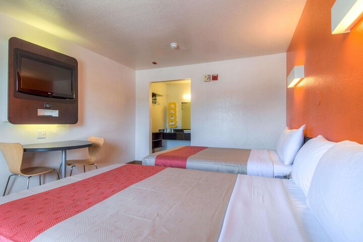 Room 22 of 36