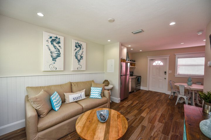 Room 105 of 290