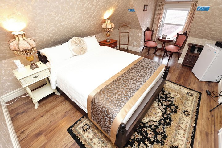 Room 211 of 252