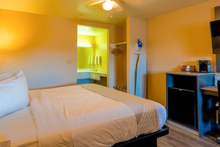 Room 30 of 49
