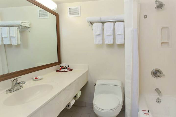 Room 13 of 48