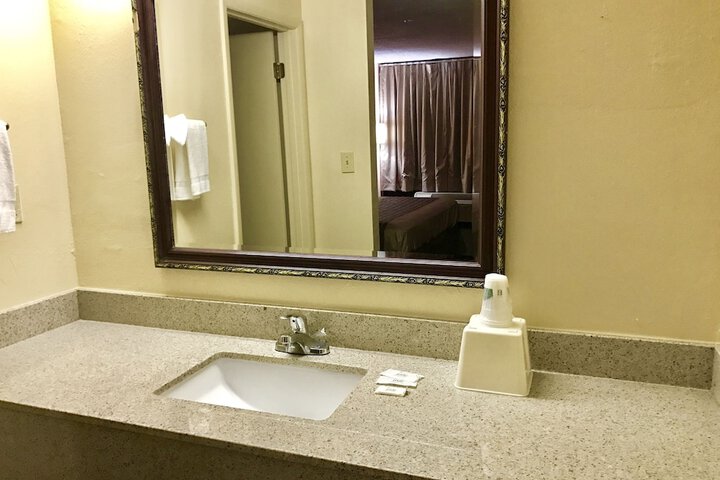 Room 27 of 30