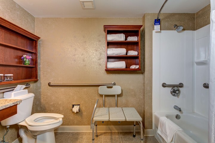 Room 19 of 33