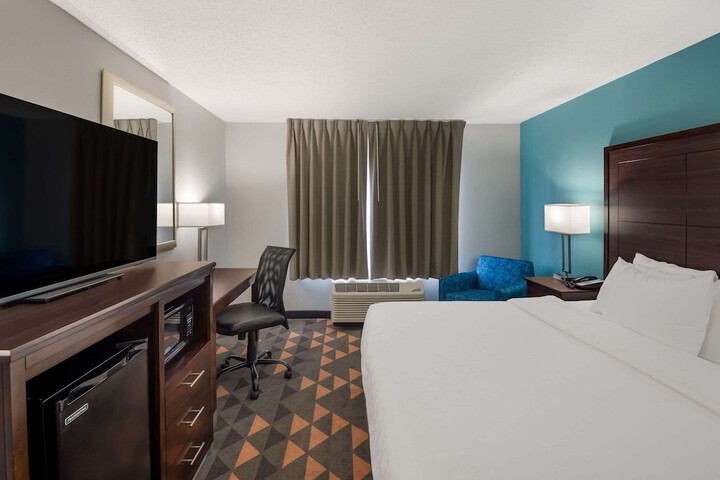 Room 32 of 44