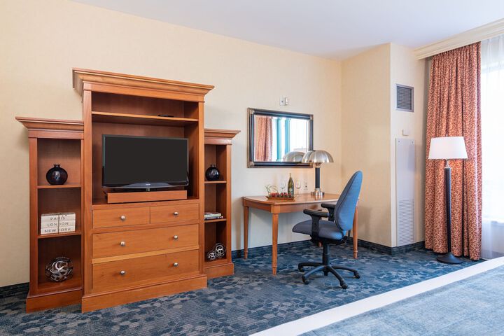 Room 14 of 37