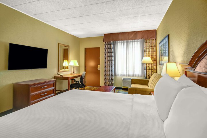 Room 52 of 82