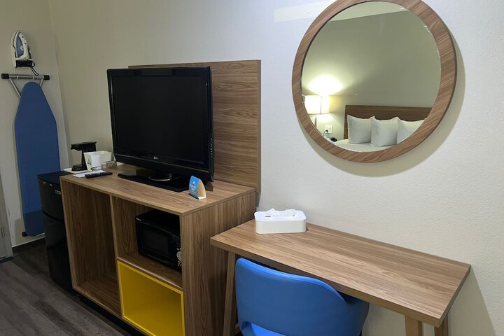 Room 16 of 39