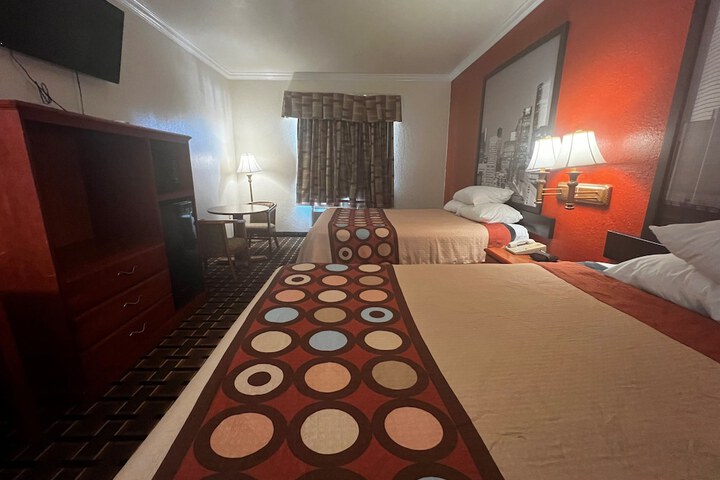 Room 10 of 31