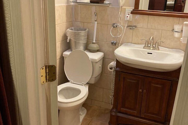 Room 45 of 102
