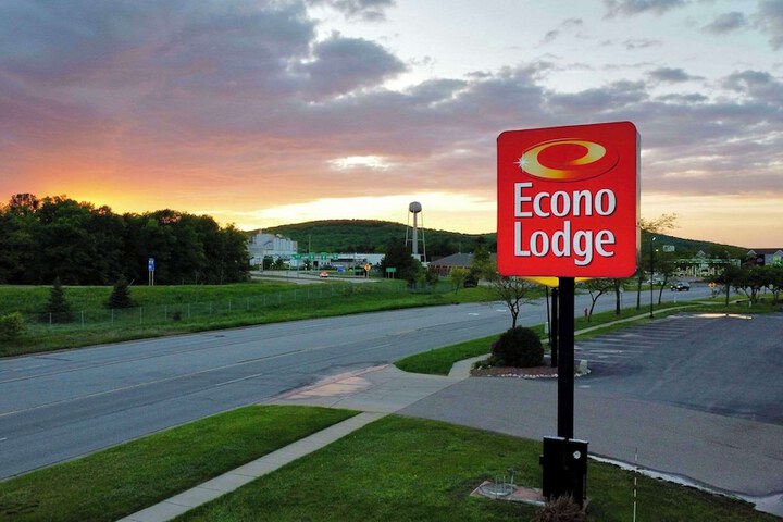 Econo Lodge Wausau - Rothschild