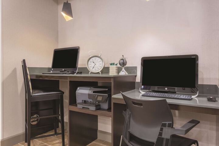 Business Center 42 of 43