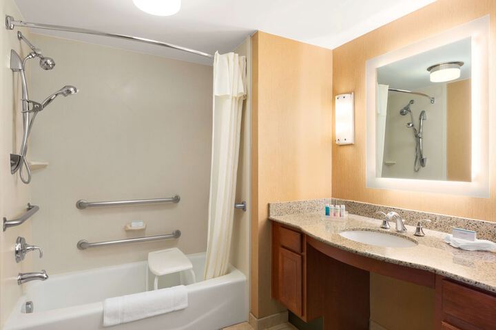 Room 28 of 48