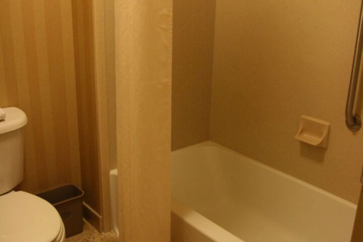 Room 14 of 25