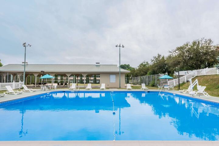 Pool 16 of 55