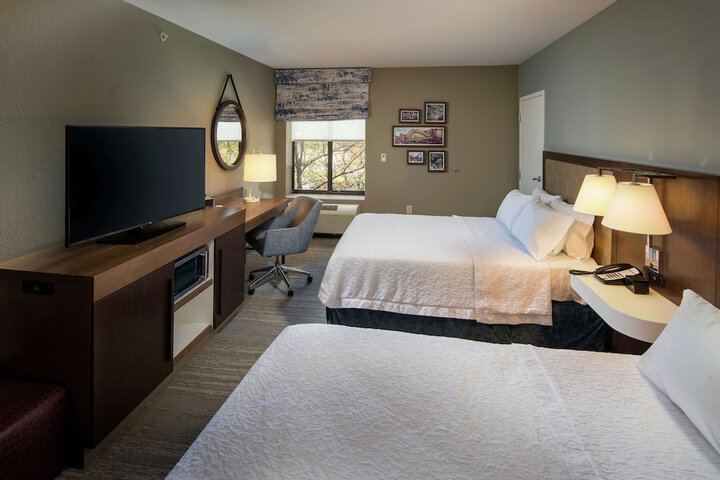 Room 11 of 33