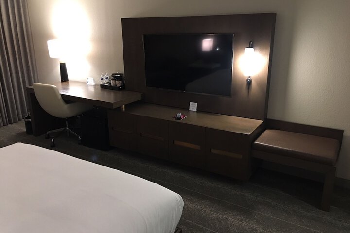 Room 42 of 99