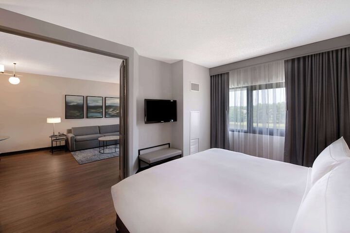 Room 11 of 27