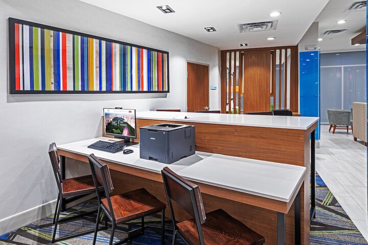 Holiday Inn Express & Suites Stafford NW - Sugar Land by IHG