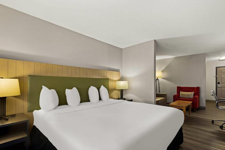 Country Inn & Suites by Radisson Hinesville, GA