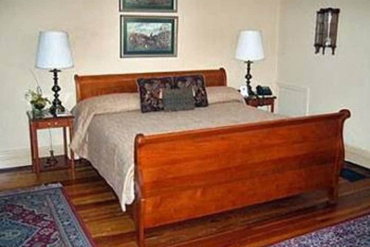 Room 33 of 47