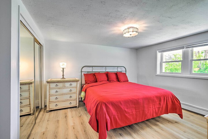 Roomy Montour Falls Retreat w / Private Pool!