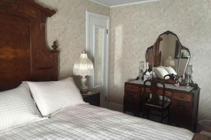 Room 54 of 79