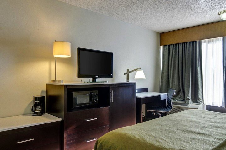 Room 11 of 31