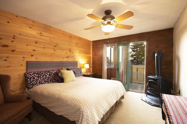 Room 25 of 48