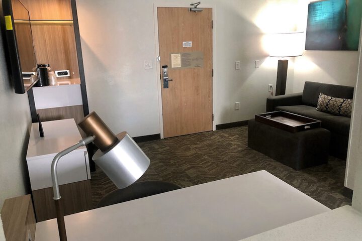 Room 9 of 19
