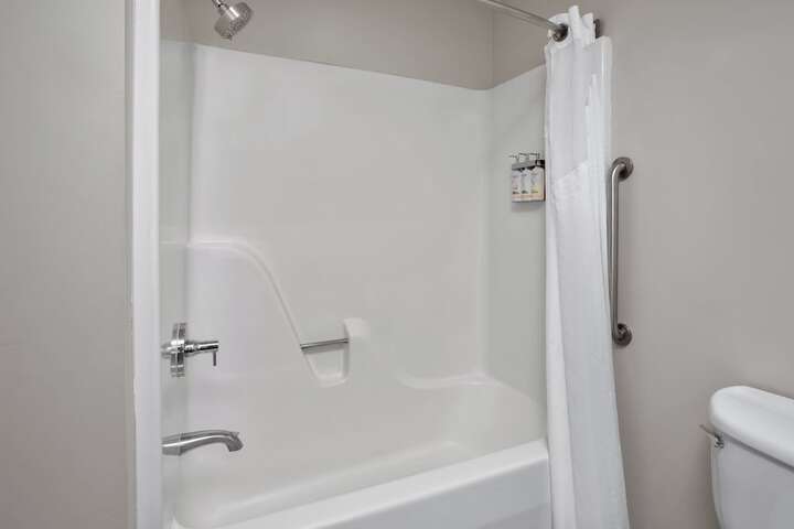 Holiday Inn Express Hotel & Suites Grand Rapids-North by IHG