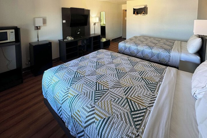 Room 19 of 28