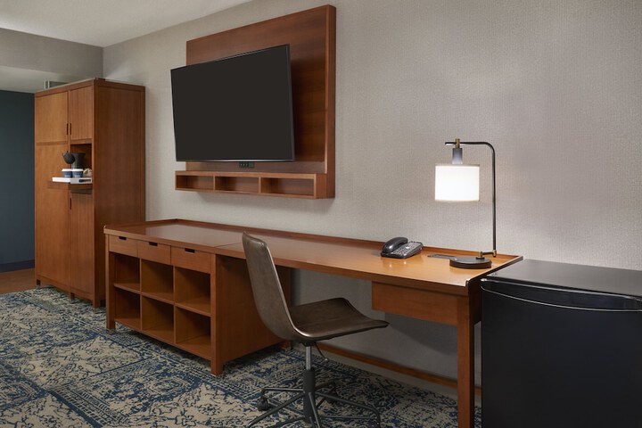 Room 9 of 38