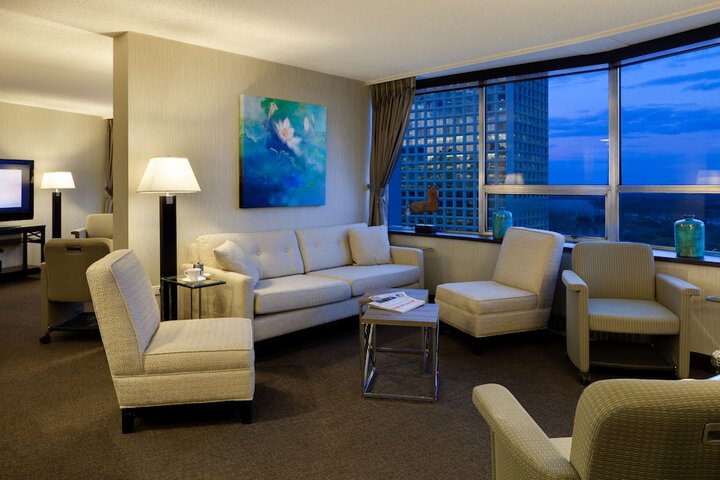 Lounge 47 of 60