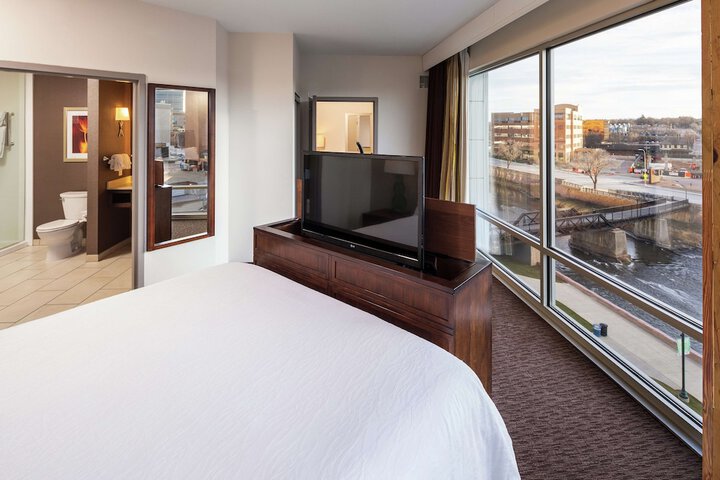Room 41 of 60