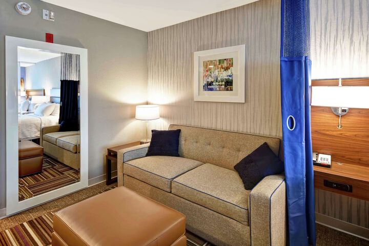 Room 16 of 40