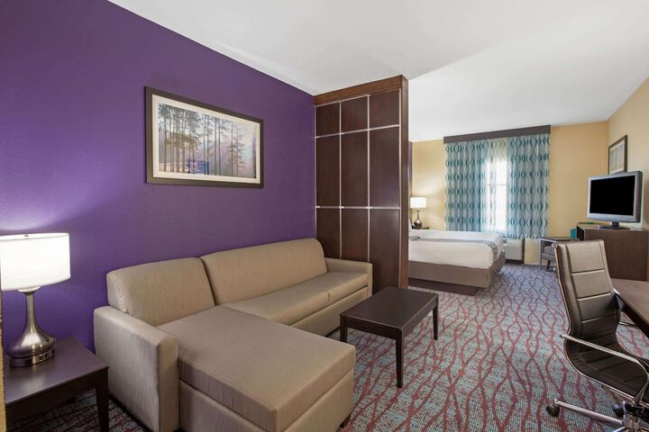 La Quinta Inn & Suites by Wyndham Houston Pasadena North