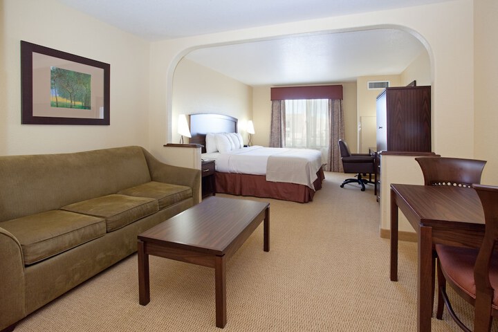 Room 13 of 26