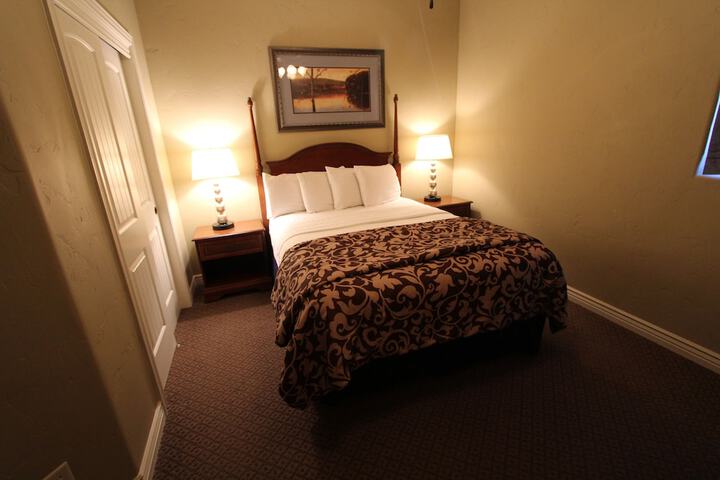 Room 9 of 24