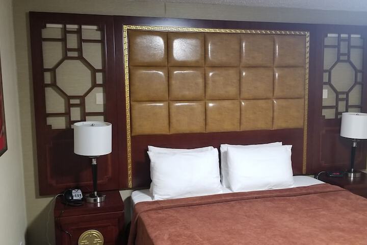 Room 21 of 28