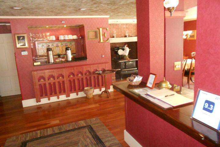 EASTMAN INN