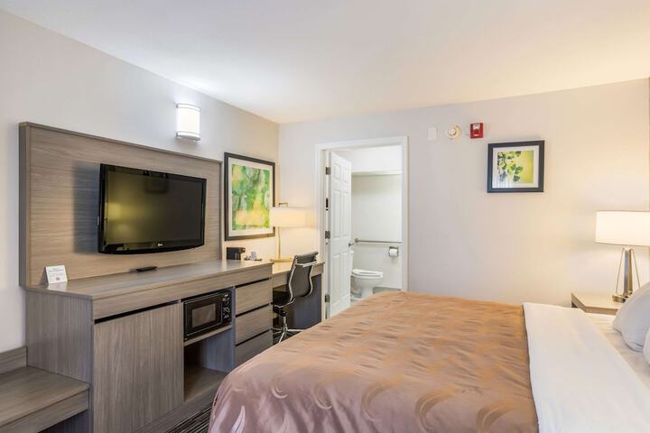 Room 53 of 58