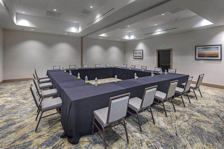 DoubleTree by Hilton Hotel Modesto