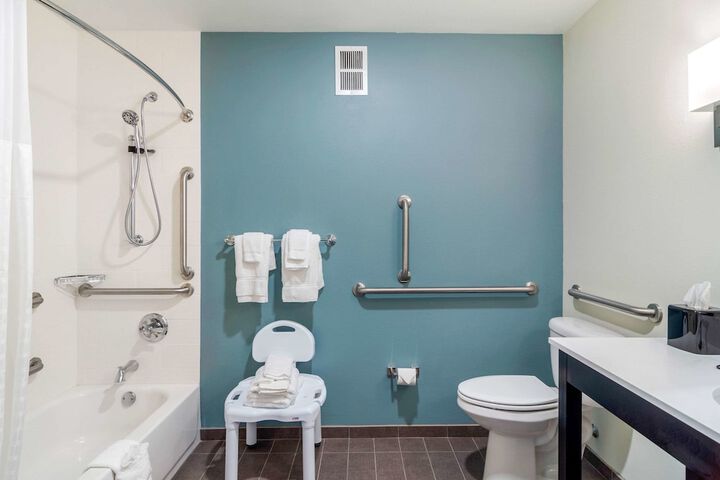Room 11 of 27