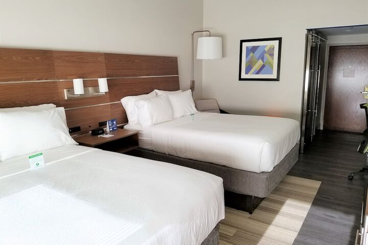 Room 11 of 30