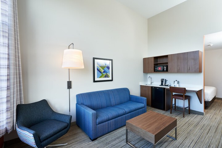 Holiday Inn Express Hotel & Suites Airport Dieppe by IHG