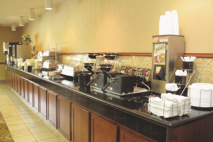 Breakfast/Coffee Service 25 of 31