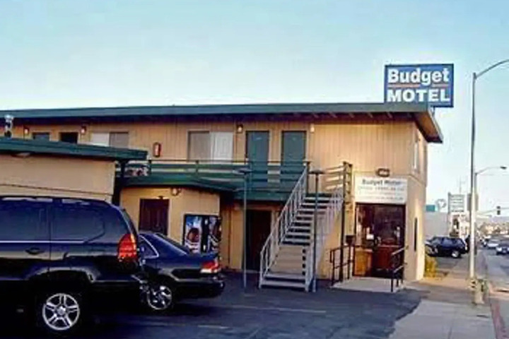 BUDGET MOTEL