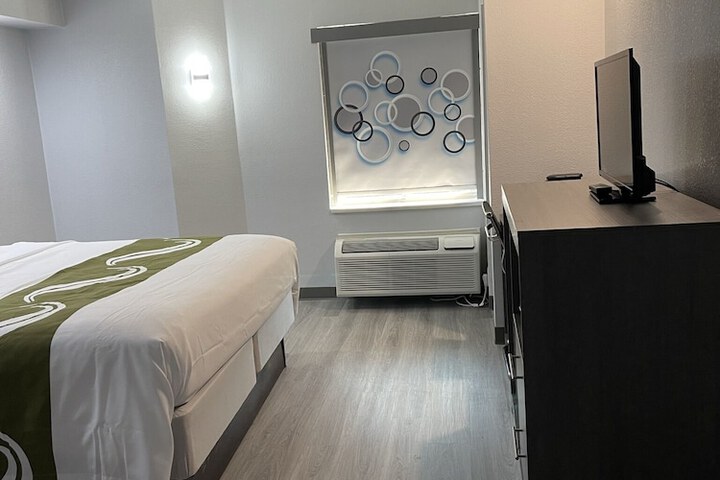 Room 46 of 54