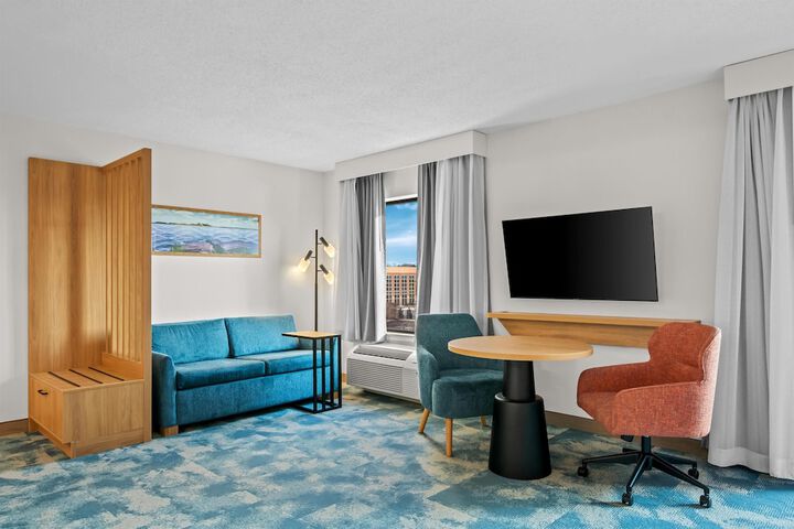 Hampton Inn & Suites Detroit-Canton