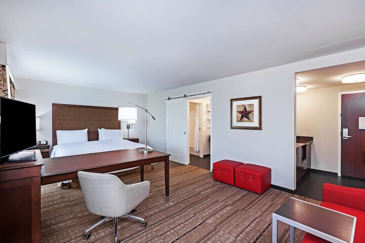 Room 9 of 33